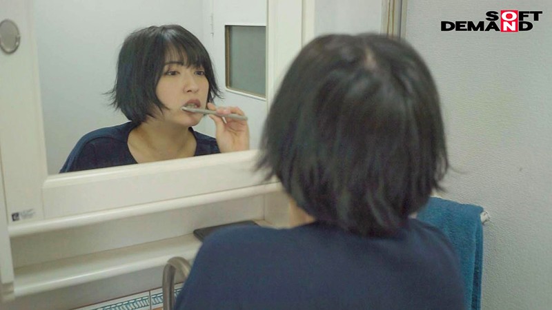 人となじめない、自分を出せない、ミステリアスな孤高のセンター 元アイドル AV debut 吉手るい 14枚目