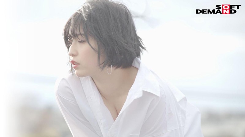 人となじめない、自分を出せない、ミステリアスな孤高のセンター 元アイドル AV debut 吉手るい 17枚目