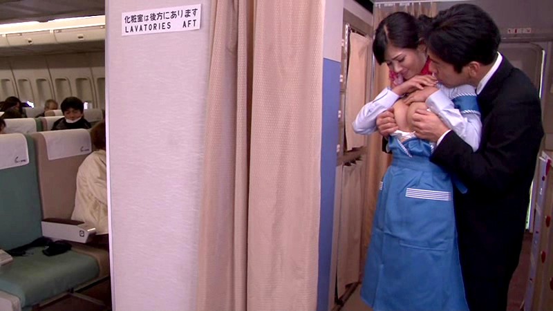 美人CAの卑猥な腰つき 欲情AIR LINE 麻生希 16枚目
