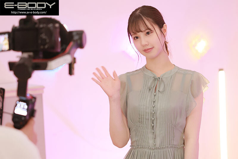 業界トップクラスのルックスを持つスリム巨乳ハーフ美少女E-BODY専属デビュー 芸能人顔負けの美少女がAVに出たかった理由とは…？ 中村彩 2枚目